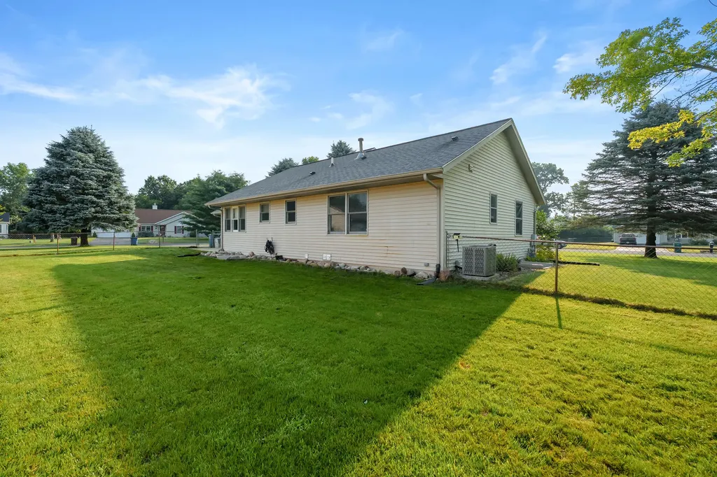 150 Gull Pointe Drive Bedford Charter Township MI 49017
