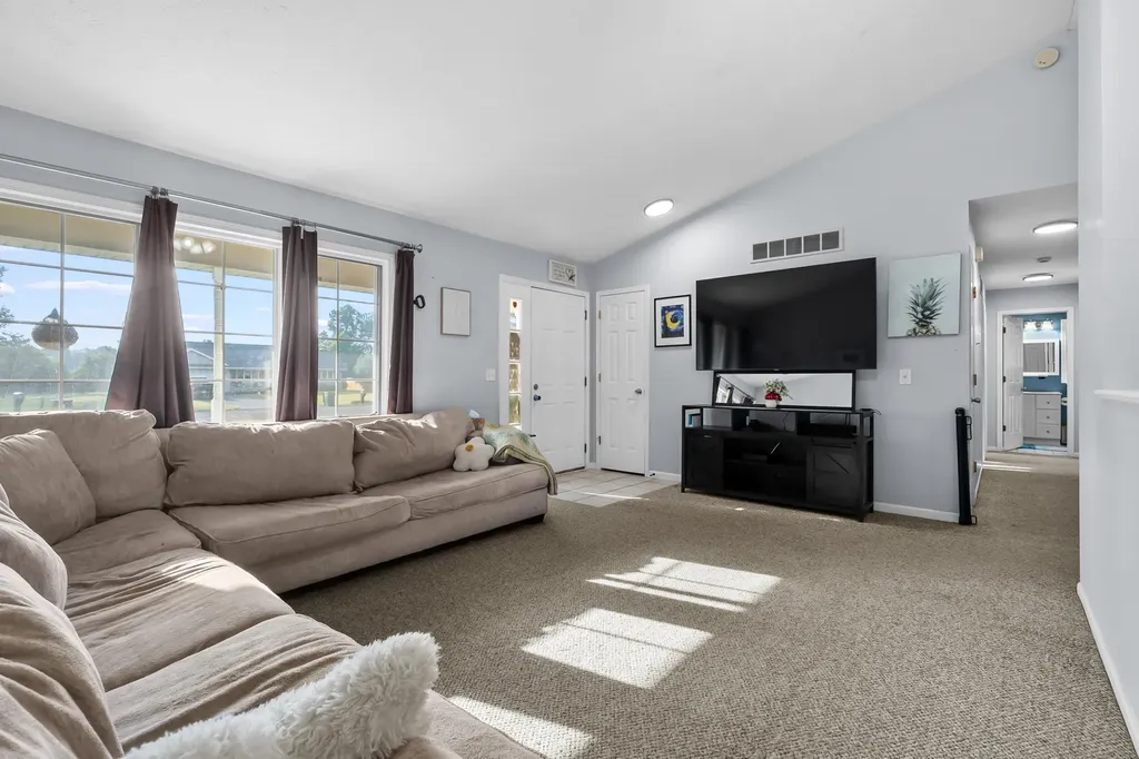 150 Gull Pointe Drive Bedford Charter Township MI 49017