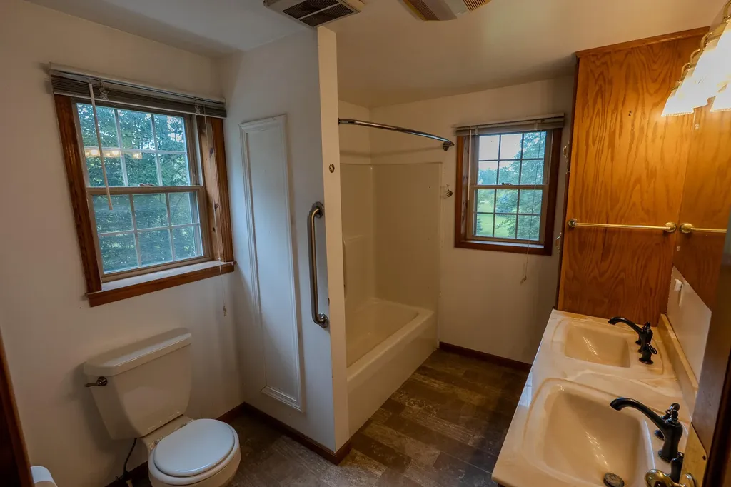 7260 W Kinsel Highway Vermontville Township MI 49096