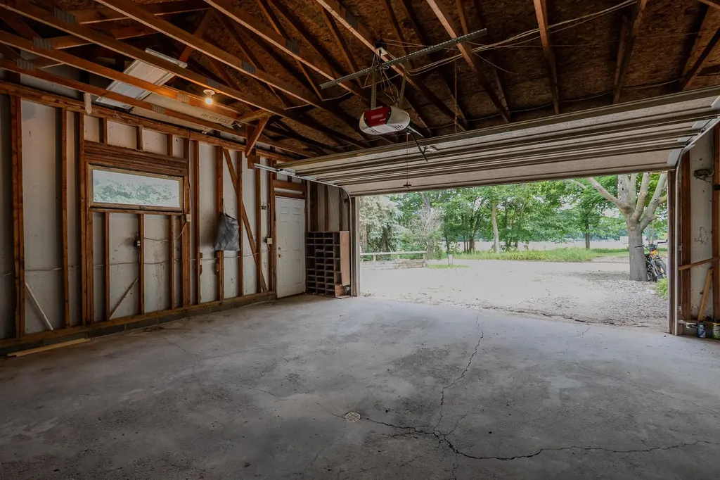7260 W Kinsel Highway Vermontville Township MI 49096