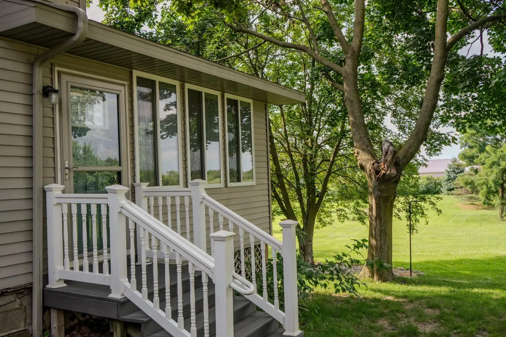 7260 W Kinsel Highway Vermontville Township MI 49096