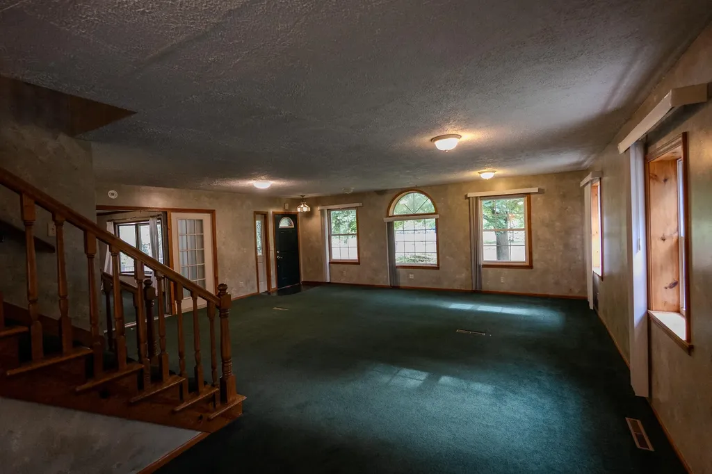 7260 W Kinsel Highway Vermontville Township MI 49096