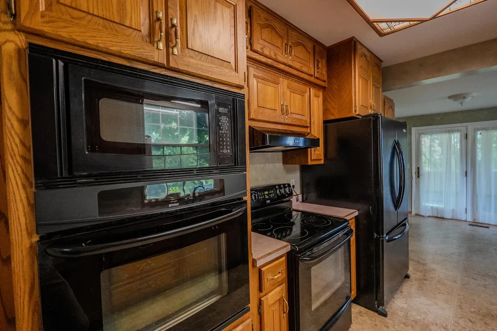 7260 W Kinsel Highway Vermontville Township MI 49096