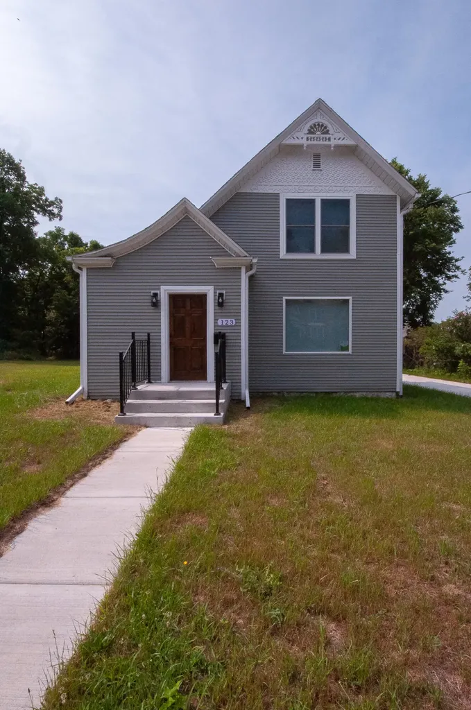 123 W Manchester Street Battle Creek City MI 49037