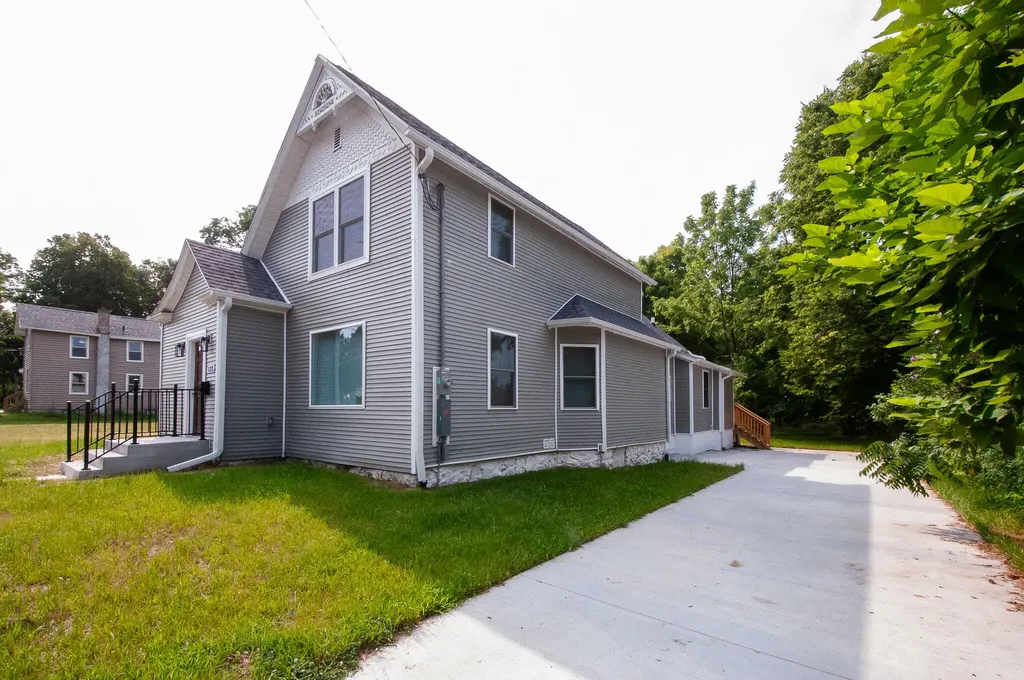 123 W Manchester Street Battle Creek City MI 49037