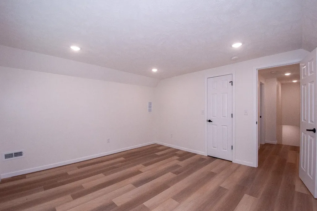 123 W Manchester Street Battle Creek City MI 49037