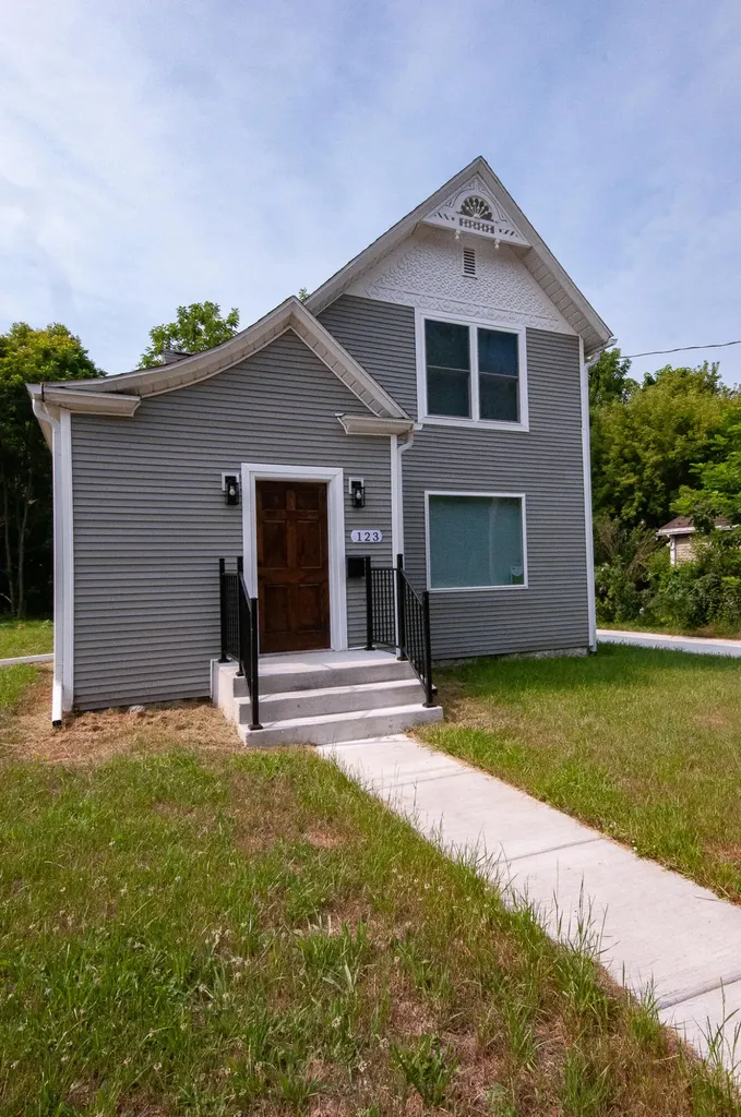 123 W Manchester Street Battle Creek City MI 49037