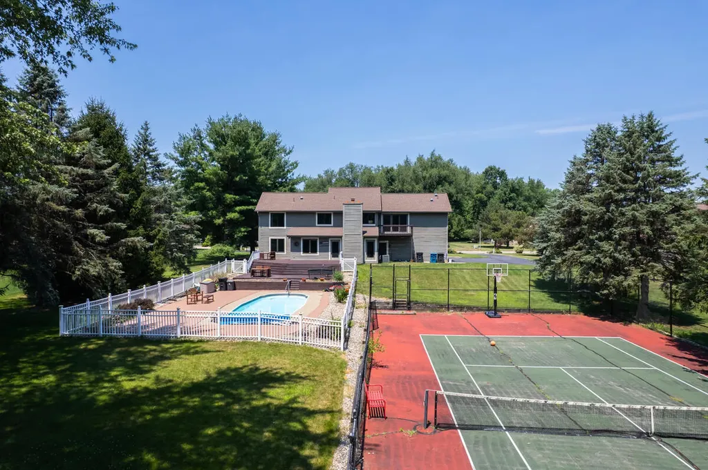 111 Tiffany Lane Battle Creek City MI 49015