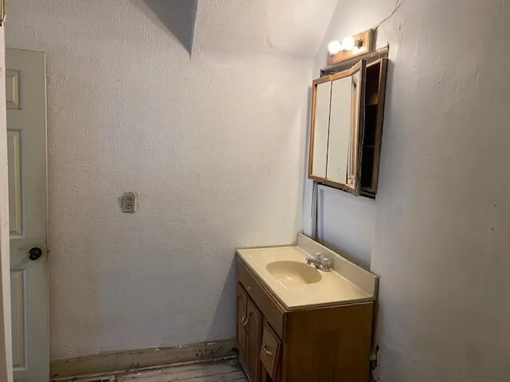153 3rd Street Battle Creek City MI 49014