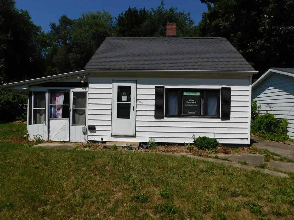 285 Bechman Avenue N Battle Creek City MI 49015