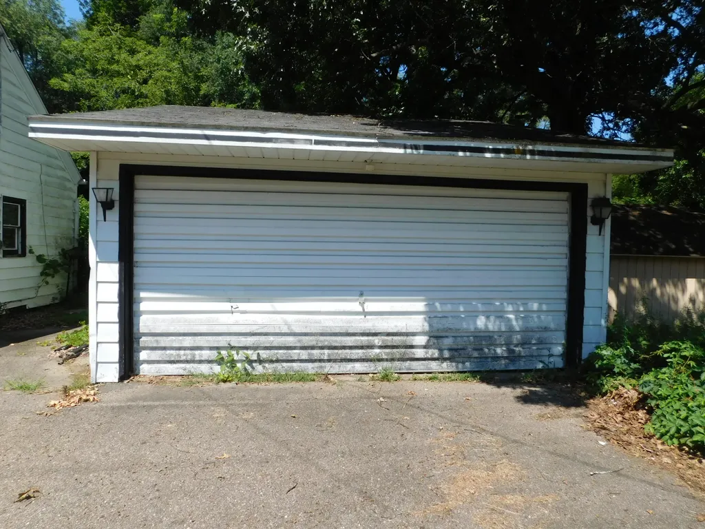 285 Bechman Avenue N Battle Creek City MI 49015