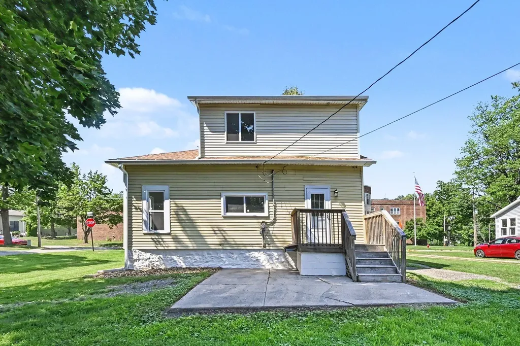 211 King Street Eaton Rapids City MI 48827