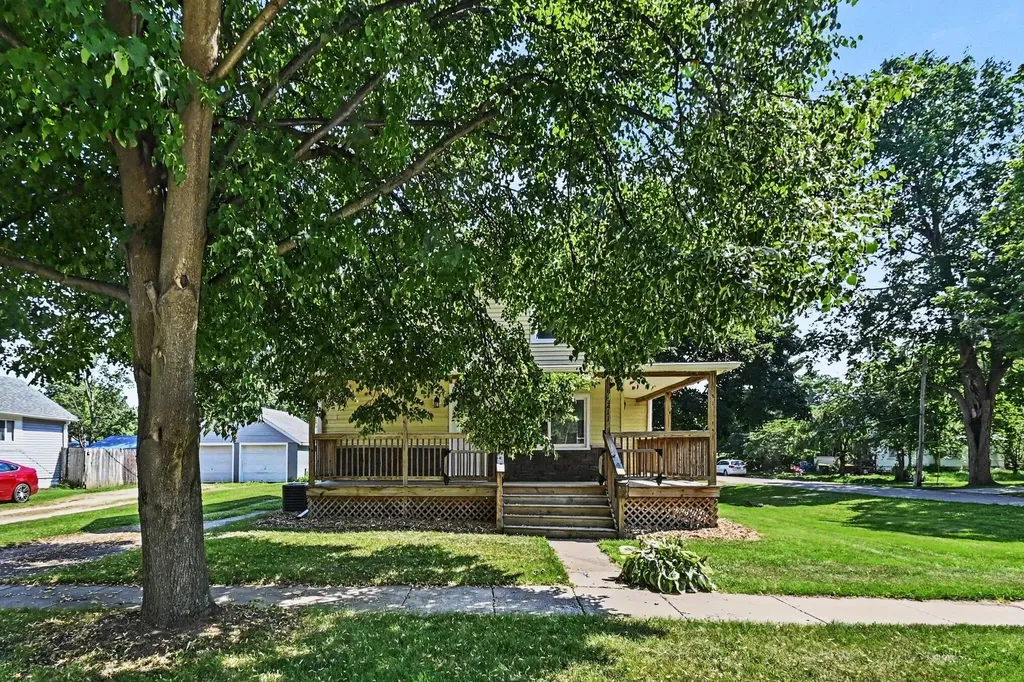 211 King Street Eaton Rapids City MI 48827