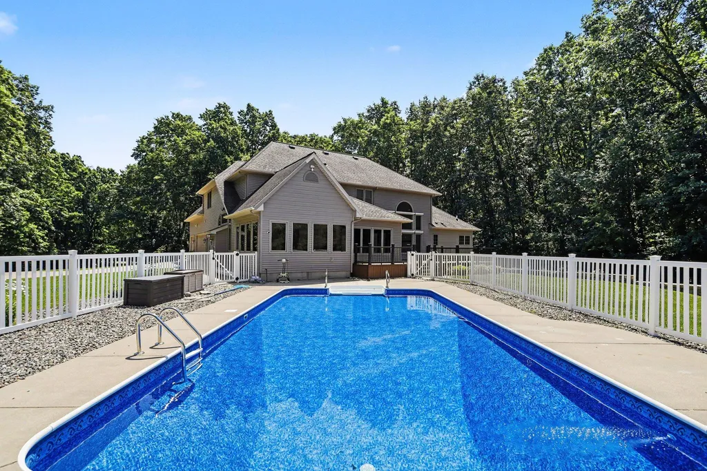 7165 Trappers Ridge Emmett Charter Township MI 49014