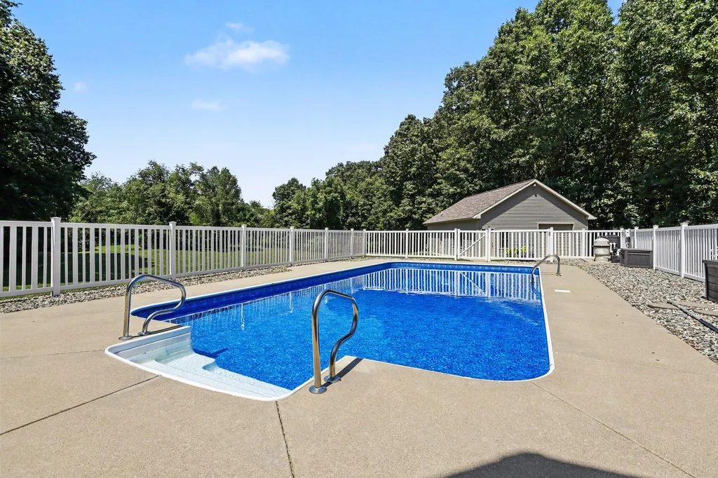 7165 Trappers Ridge Emmett Charter Township MI 49014