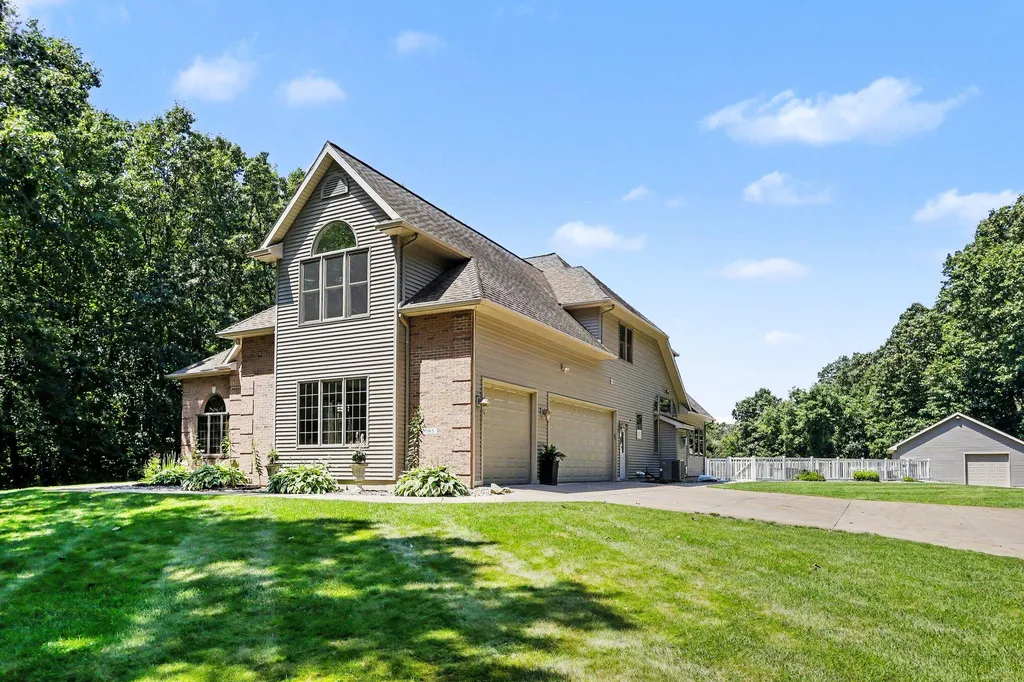 7165 Trappers Ridge Emmett Charter Township MI 49014