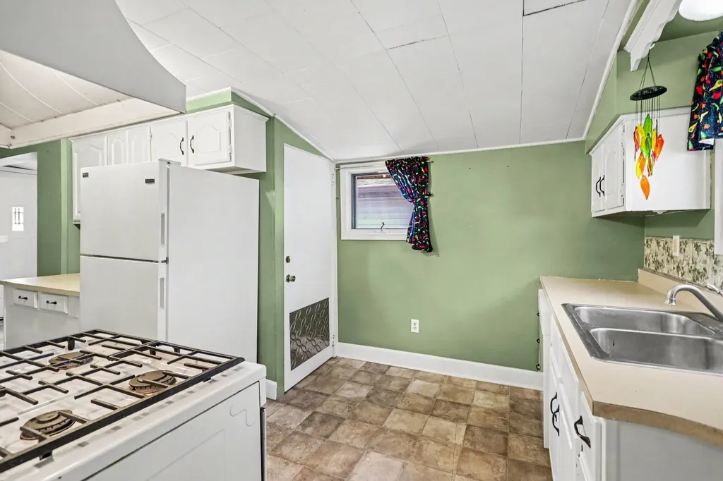 302 Exchange Street Marshall City MI 49068