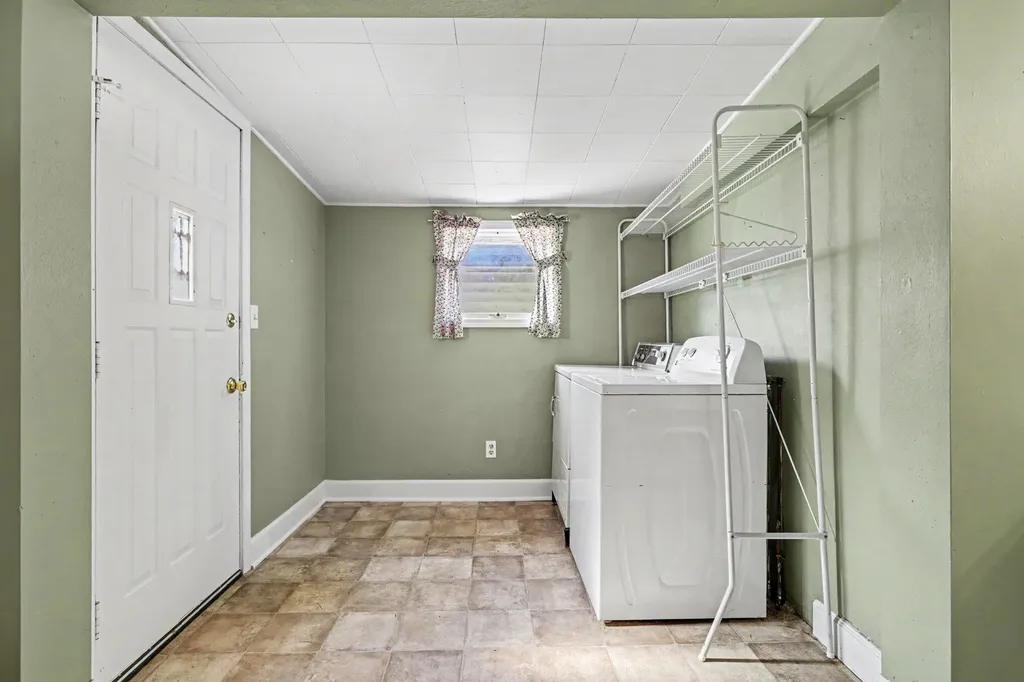302 Exchange Street Marshall City MI 49068