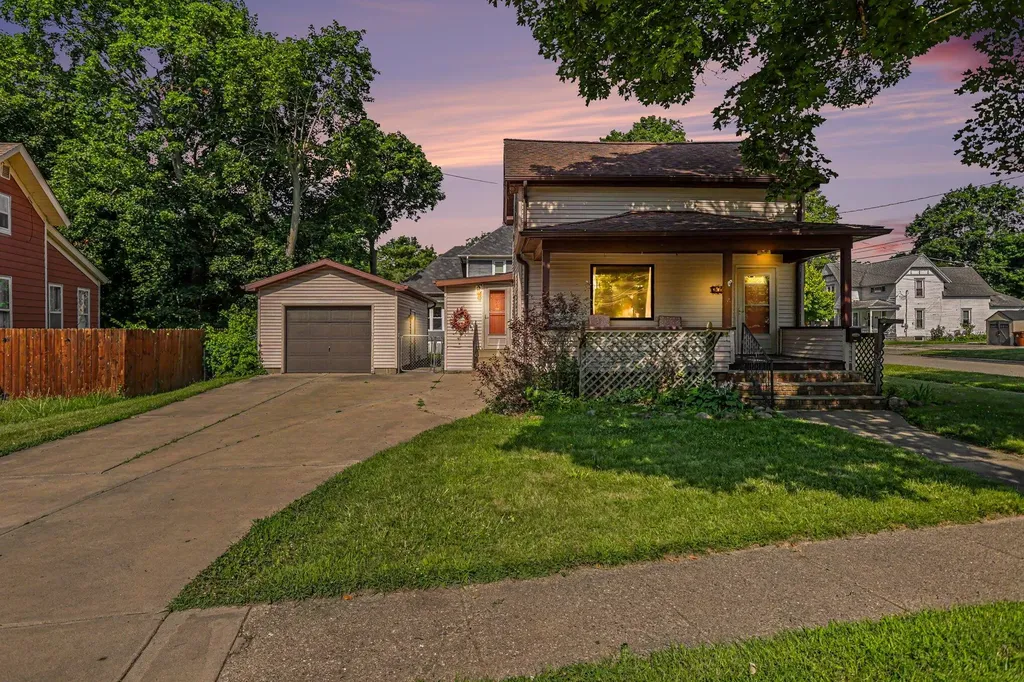 302 Exchange Street Marshall City MI 49068