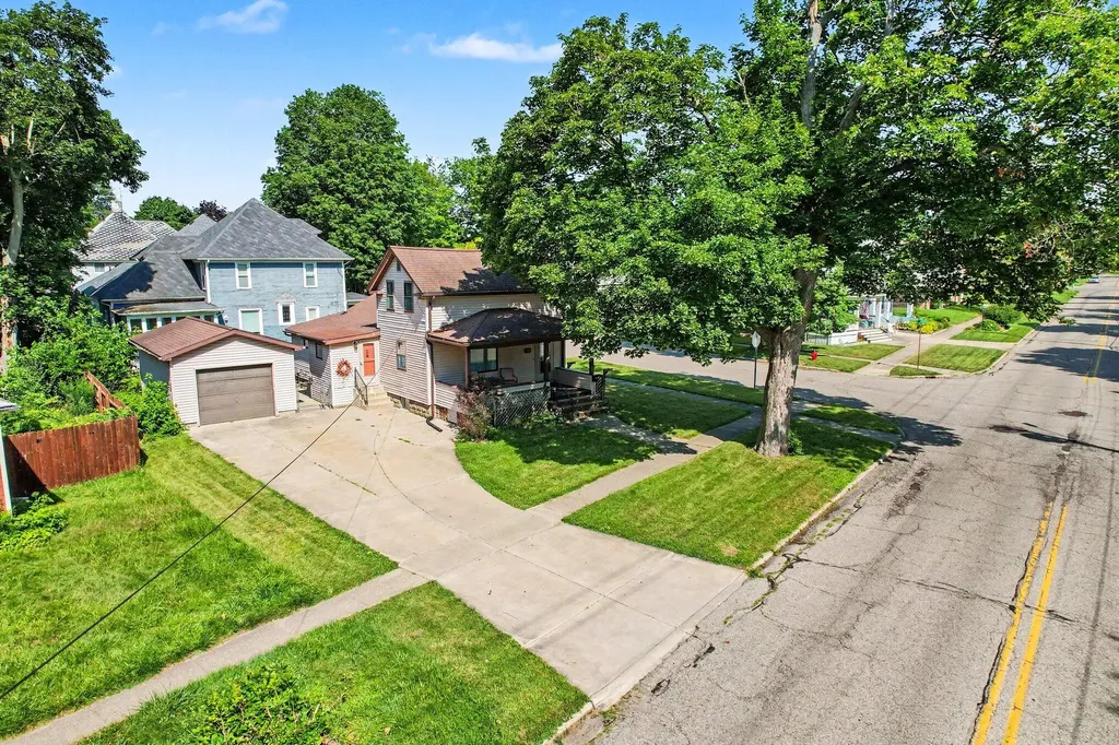 302 Exchange Street Marshall City MI 49068