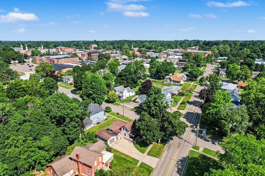 302 Exchange Street Marshall City MI 49068