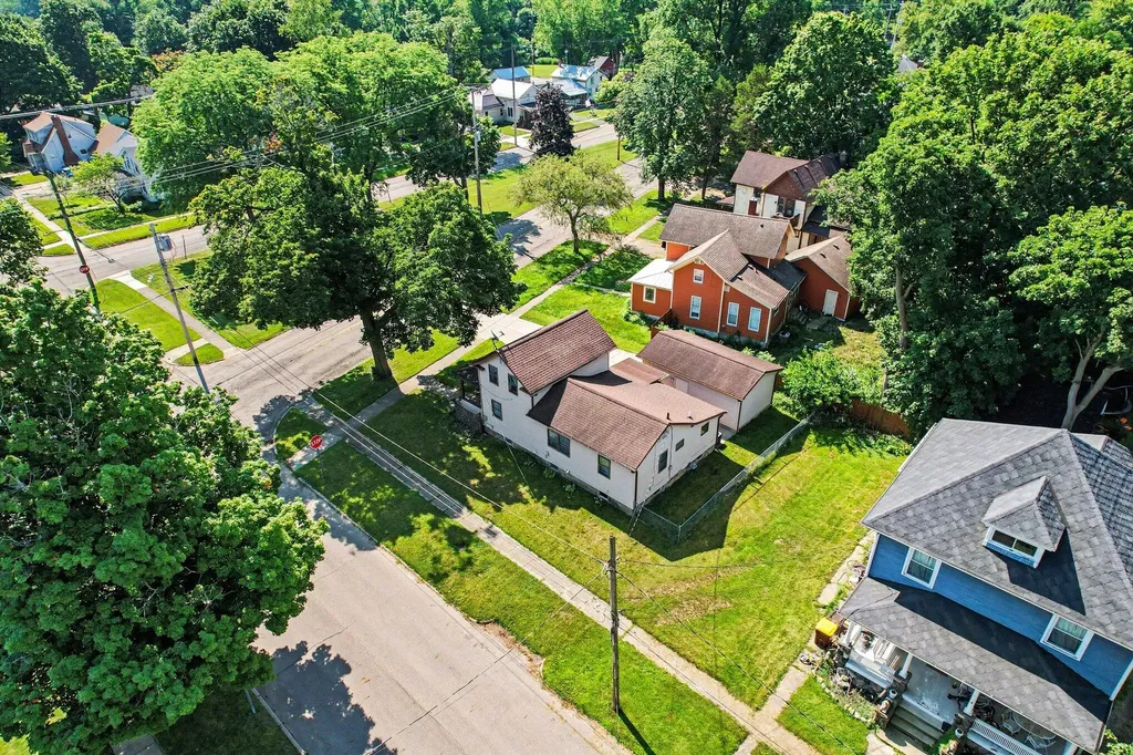 302 Exchange Street Marshall City MI 49068