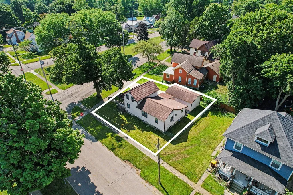 302 Exchange Street Marshall City MI 49068