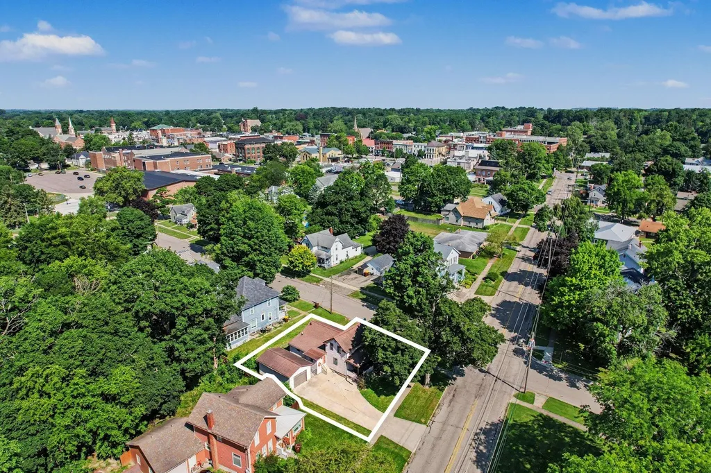 302 Exchange Street Marshall City MI 49068