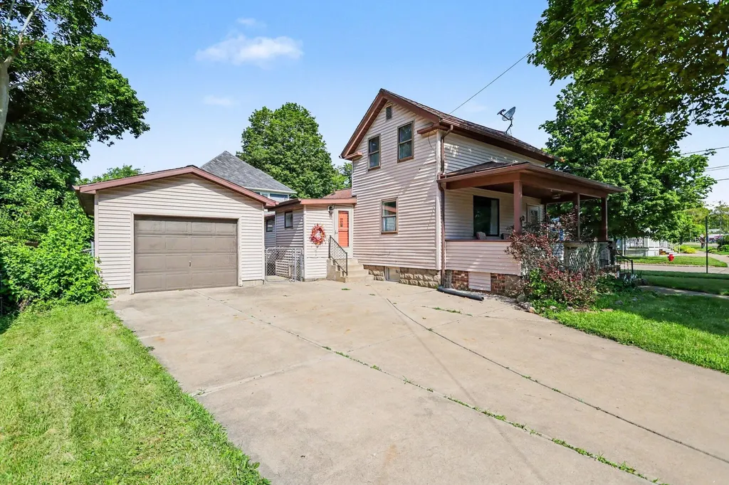 302 Exchange Street Marshall City MI 49068