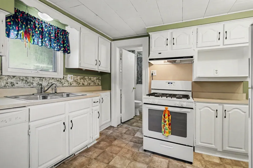 302 Exchange Street Marshall City MI 49068