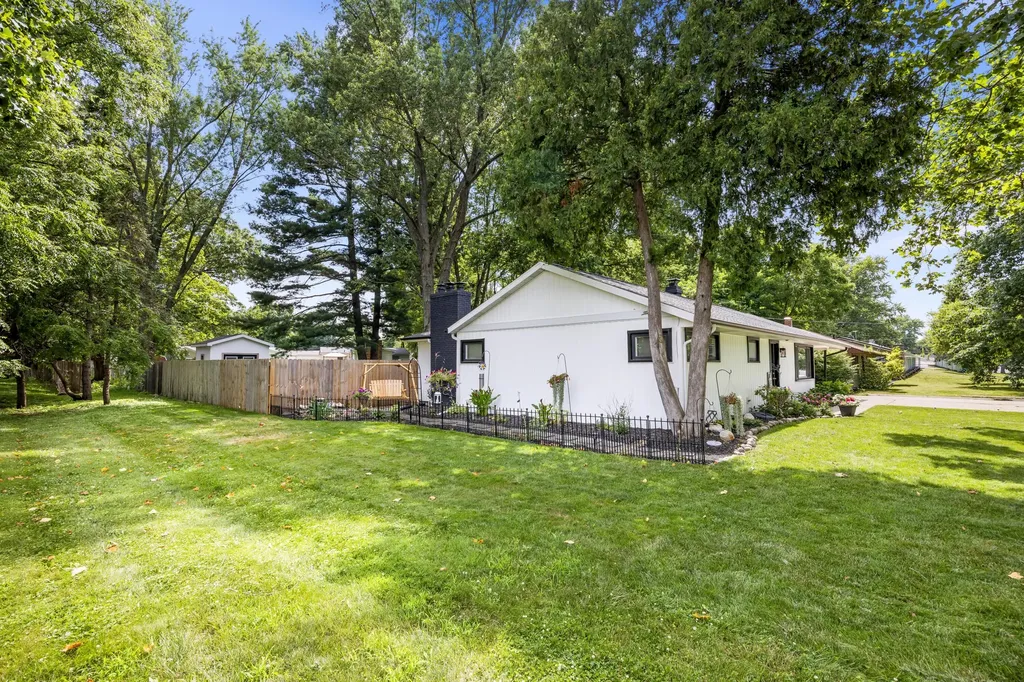 113 W Hughes Street Marshall City MI 49068