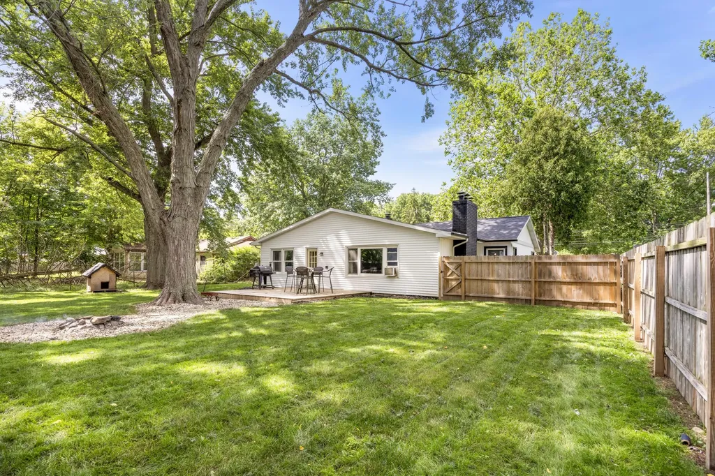 113 W Hughes Street Marshall City MI 49068