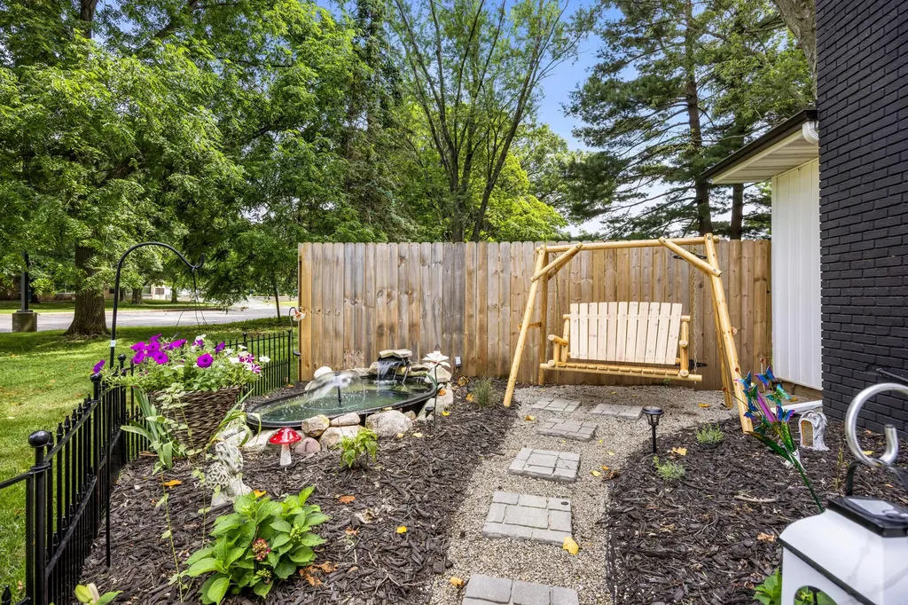 113 W Hughes Street Marshall City MI 49068