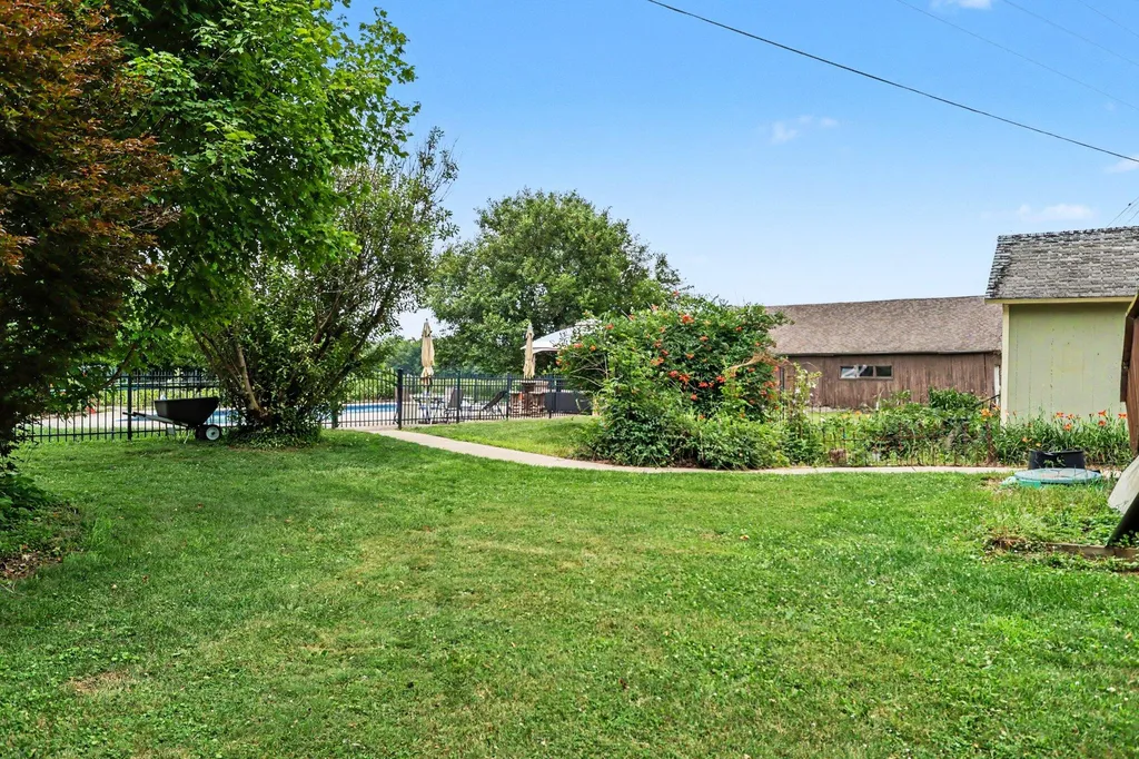 17785 N Drive N Convis Township MI 49068