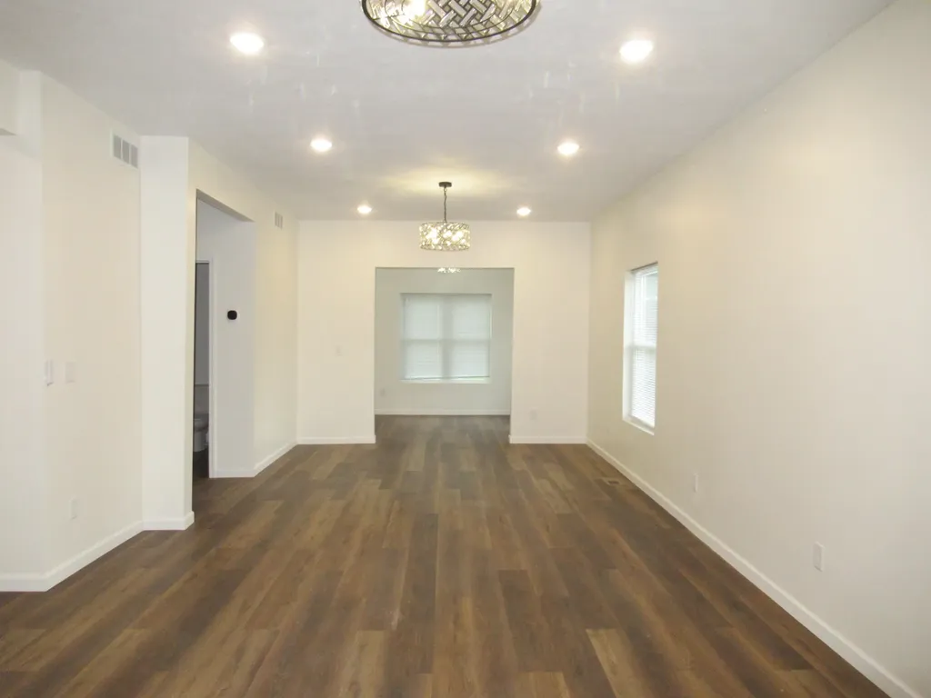 598 W Michigan Avenue Battle Creek City MI 49037