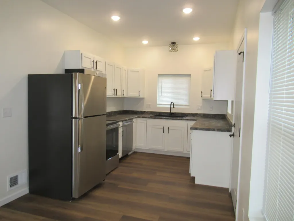 598 W Michigan Avenue Battle Creek City MI 49037