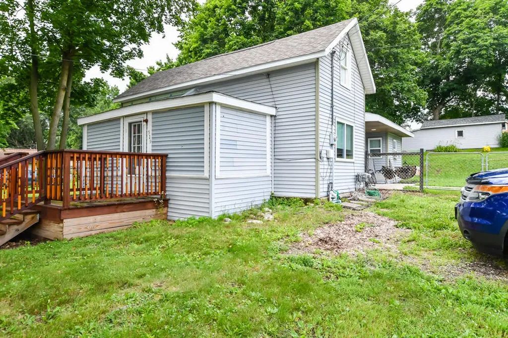 529 Clinton Street Marshall City MI 49068