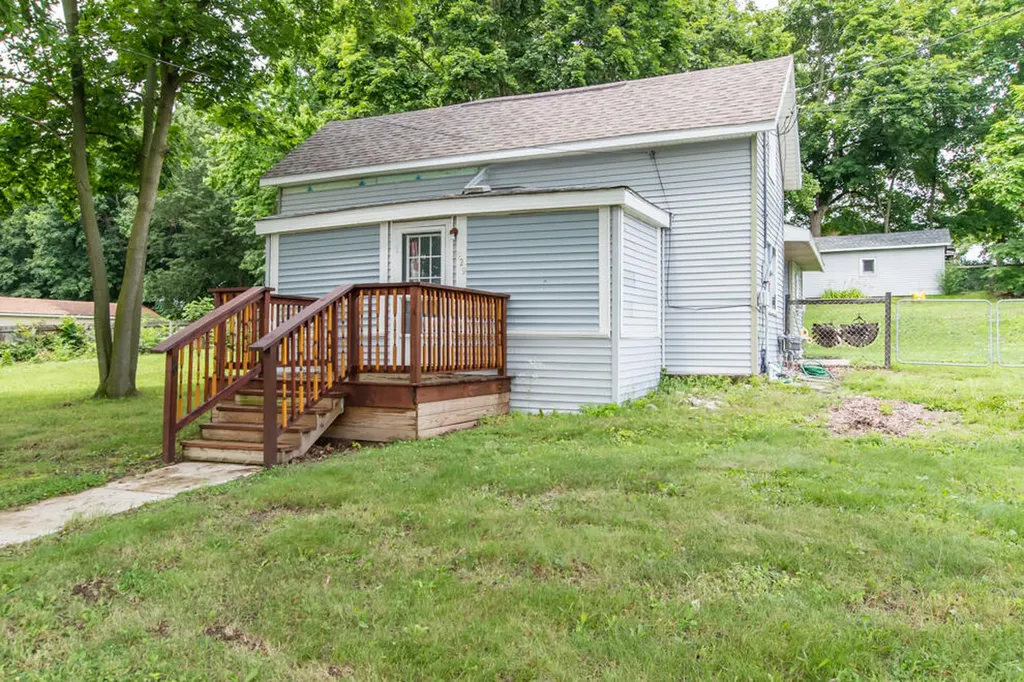 529 Clinton Street Marshall City MI 49068