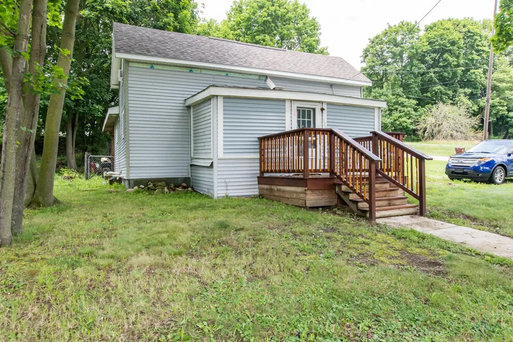 529 Clinton Street Marshall City MI 49068