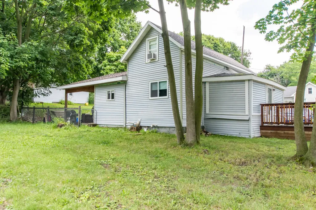529 Clinton Street Marshall City MI 49068