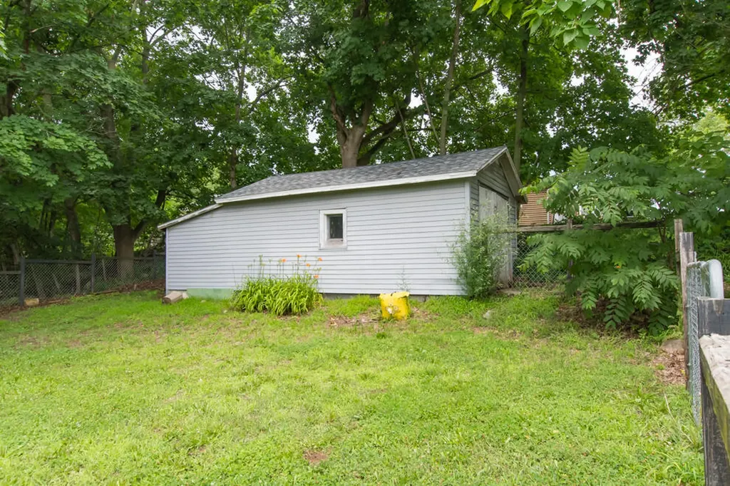 529 Clinton Street Marshall City MI 49068