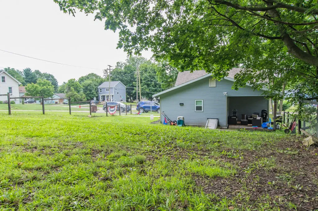 529 Clinton Street Marshall City MI 49068