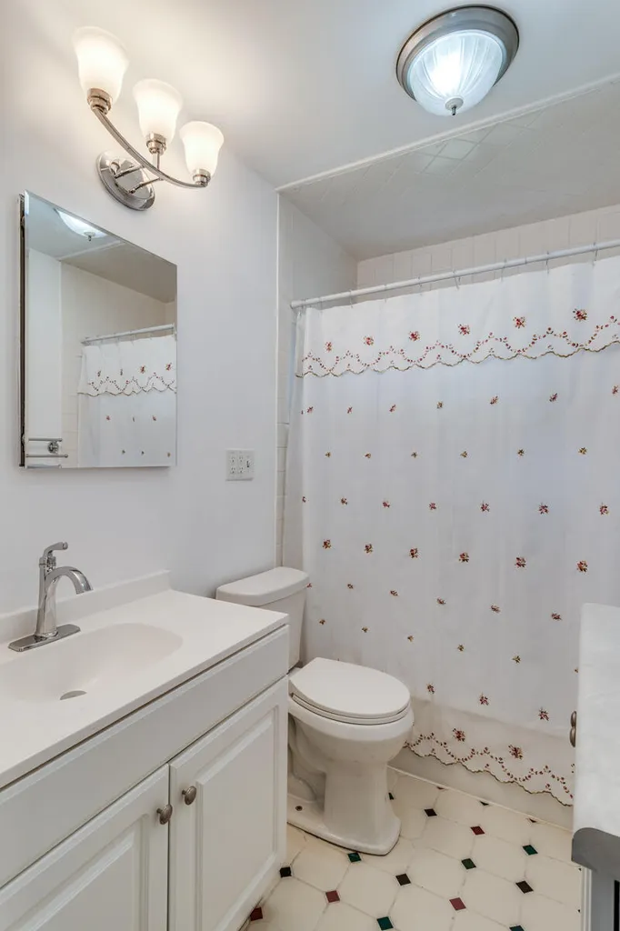 79 S Cedar Avenue Battle Creek City MI 49037