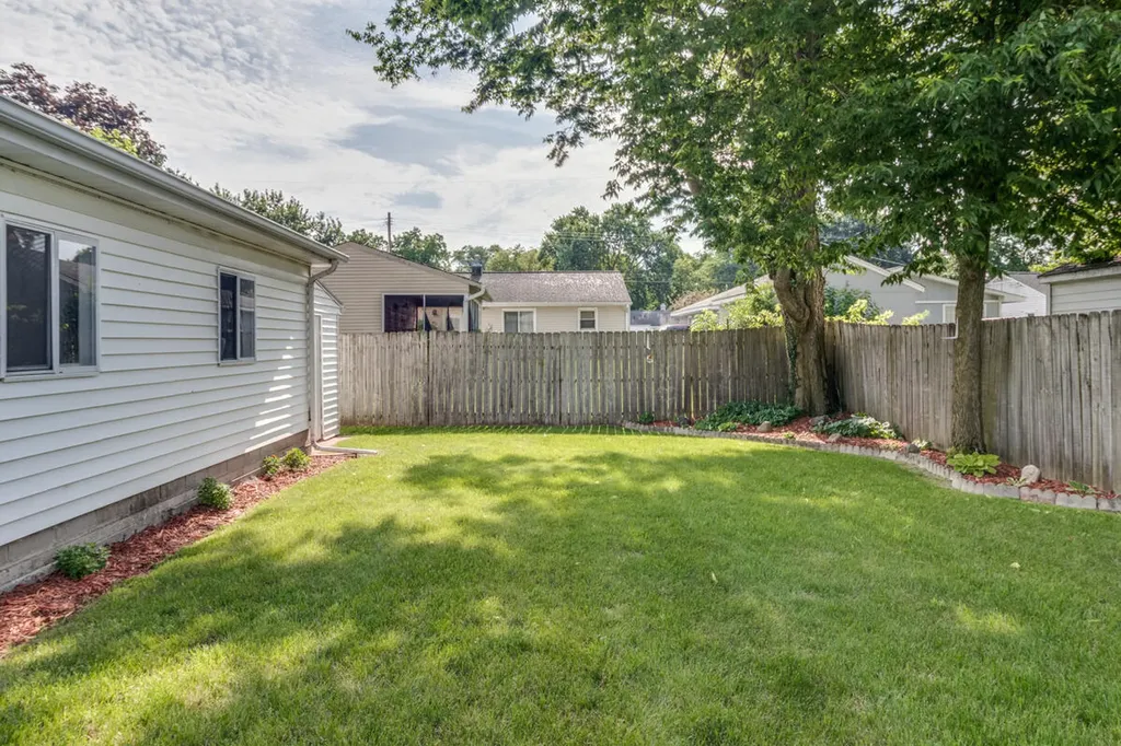79 S Cedar Avenue Battle Creek City MI 49037