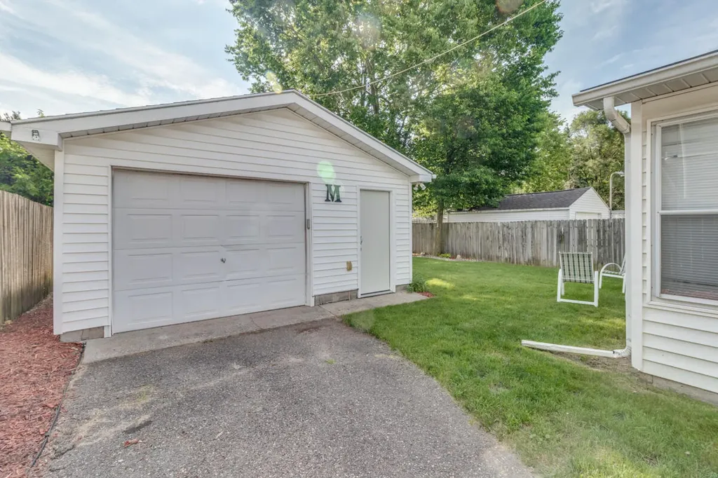 79 S Cedar Avenue Battle Creek City MI 49037