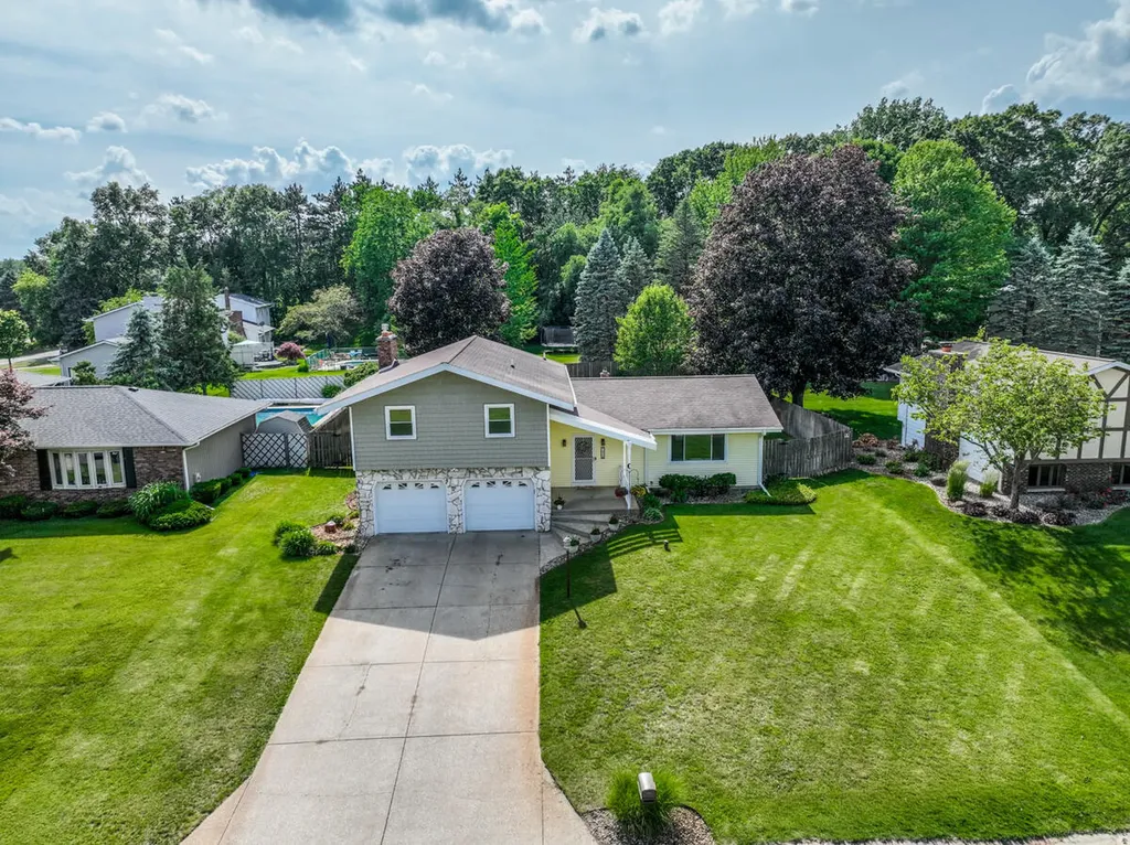 138 Grand Castle Terrace Emmett Charter Township MI 49014