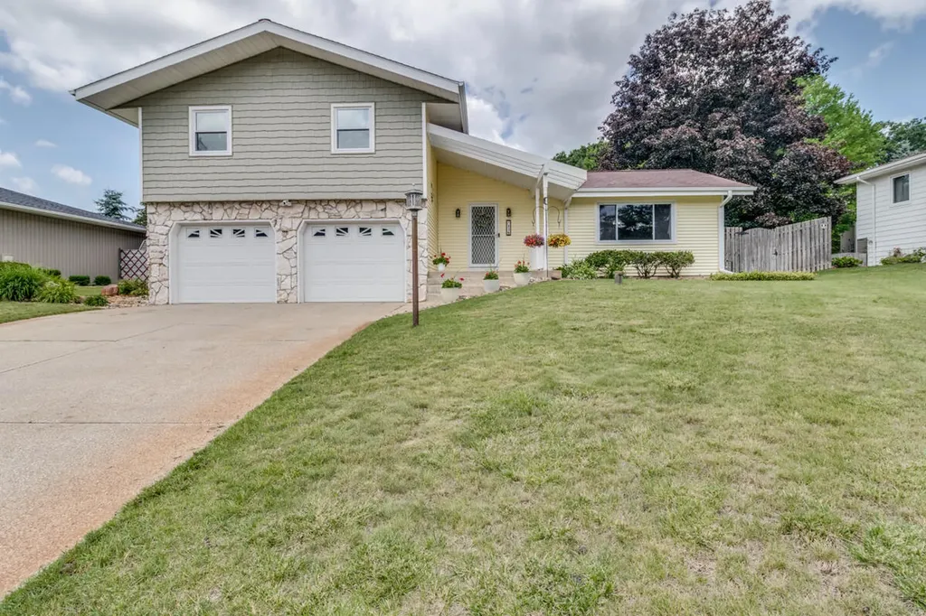 138 Grand Castle Terrace Emmett Charter Township MI 49014