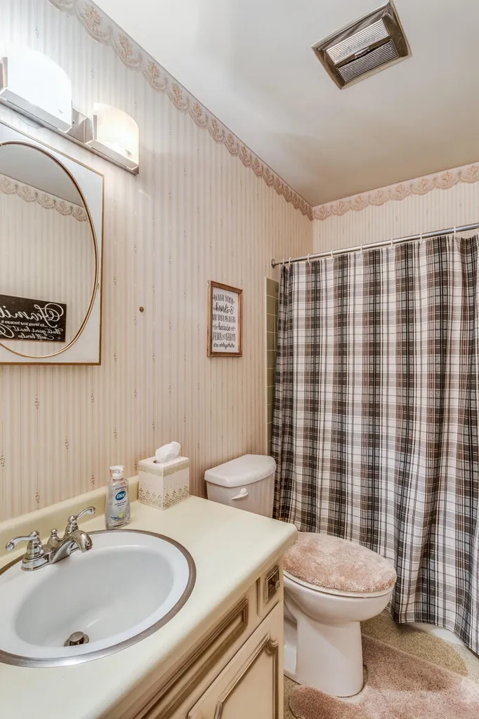 109 Parkshore Drive Emmett Charter Township MI 49014