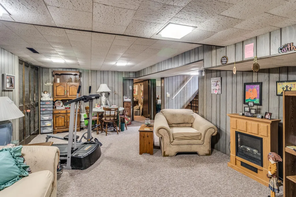 109 Parkshore Drive Emmett Charter Township MI 49014