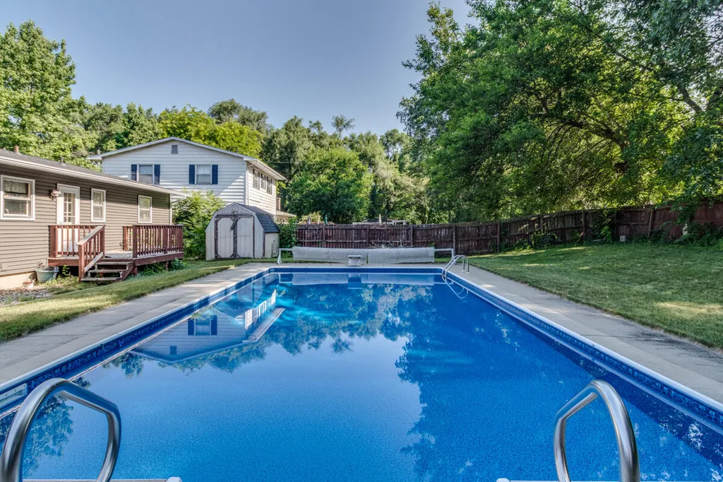109 Parkshore Drive Emmett Charter Township MI 49014